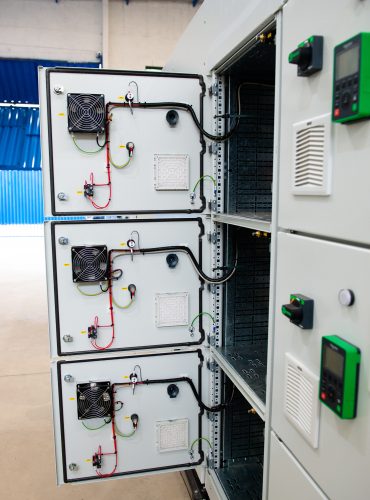 especializada em montagem de paineis média tensão - montagem de paineis - região campinas - americana - sumaré - santa bárbara d oeste- phm instalações